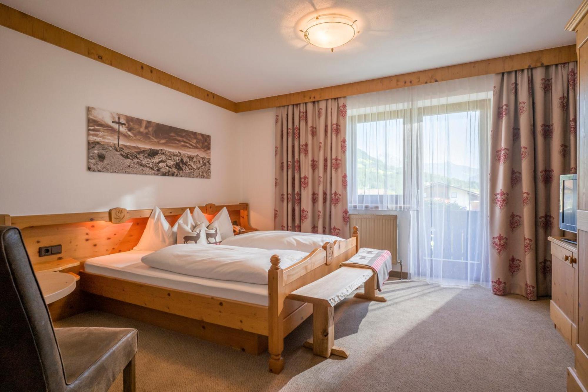 Hotel Landhaus Zillertal Fügen Eksteriør billede