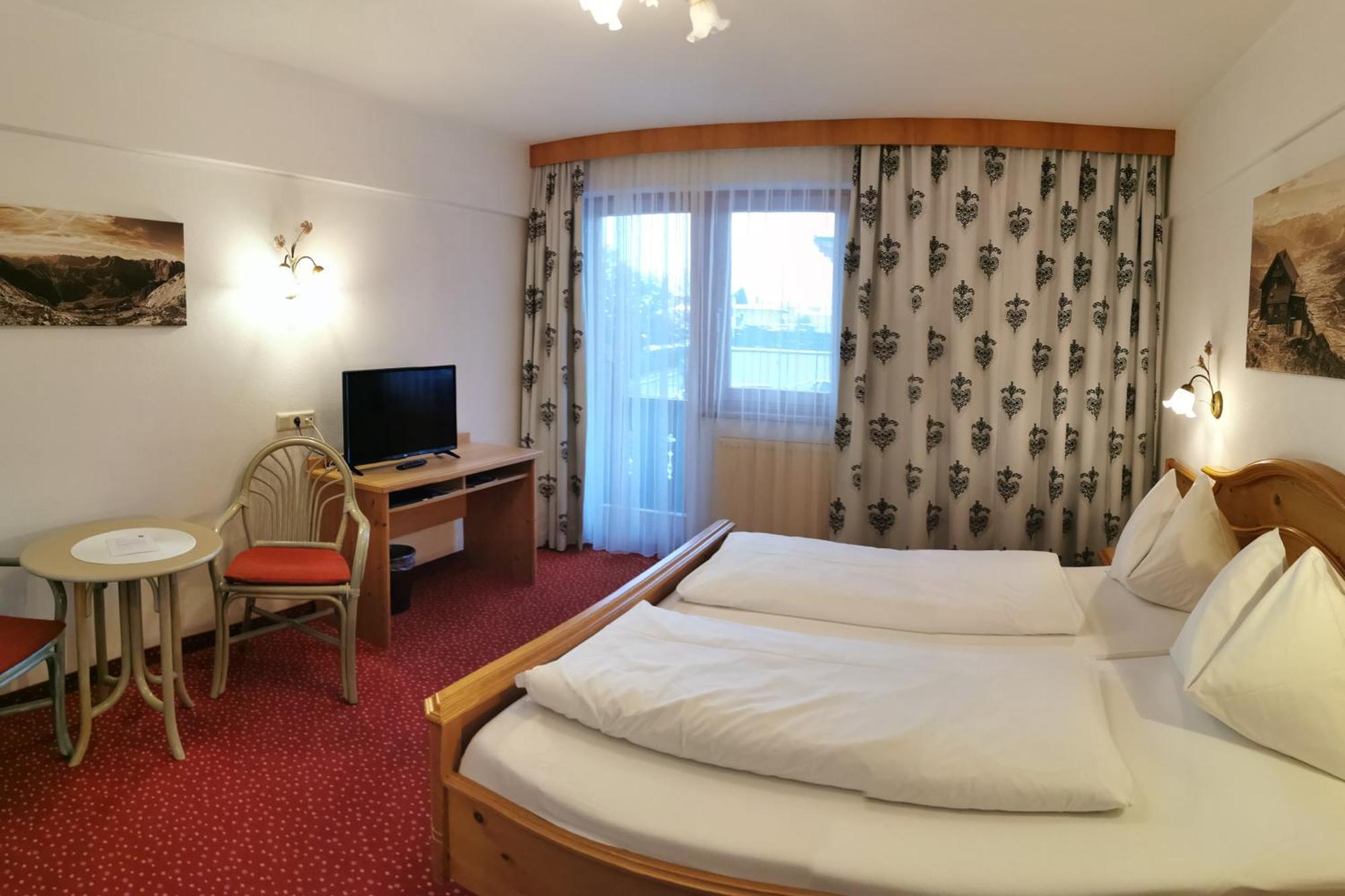 Hotel Landhaus Zillertal Fügen Eksteriør billede